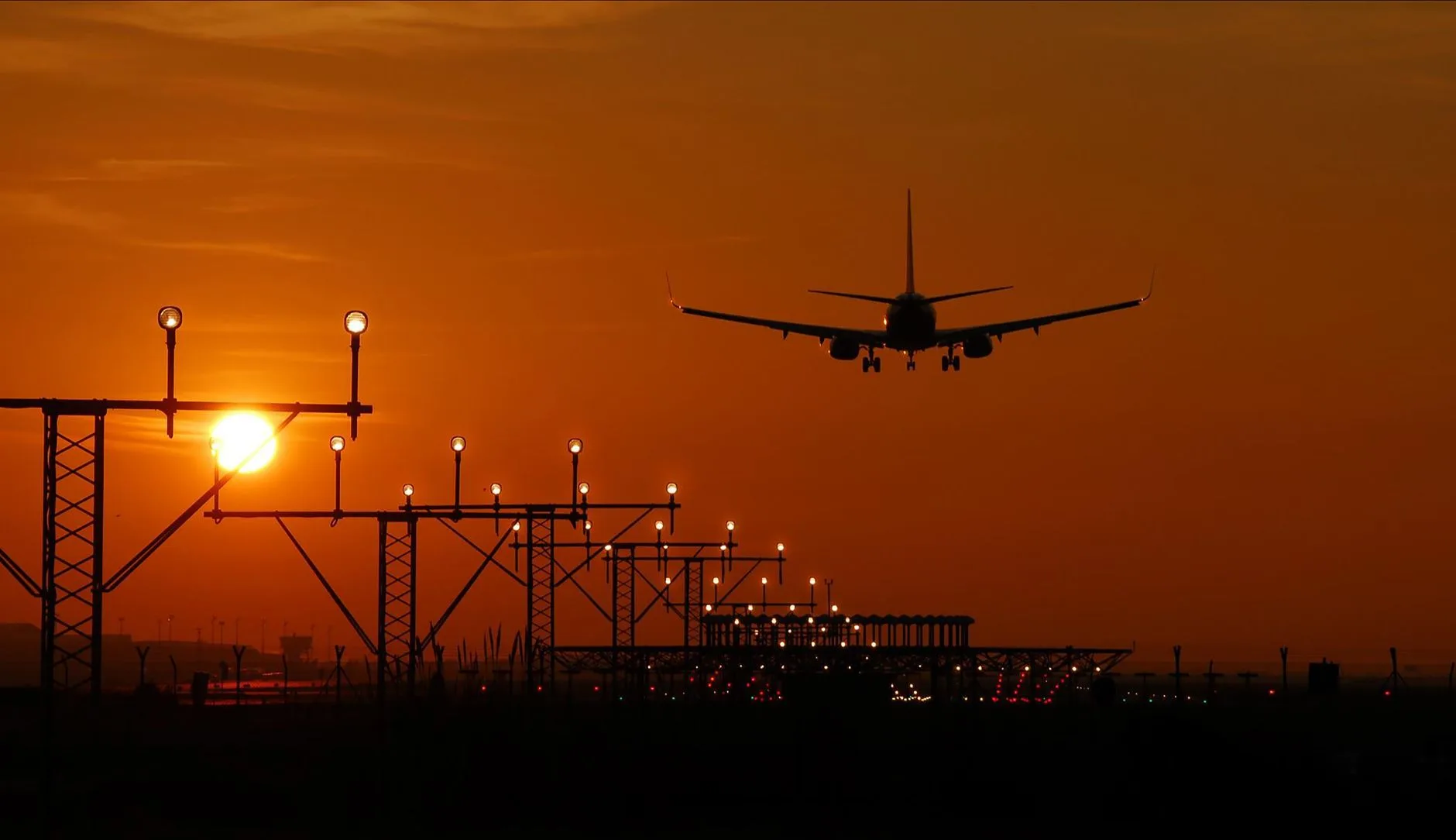 Rejoindre l'aéroport : taxi, navette ou voiture de location